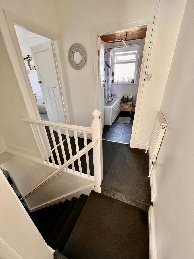 Entire Holiday Home In Blackpool With Free Parking And A Private Patio Garden Exterior foto